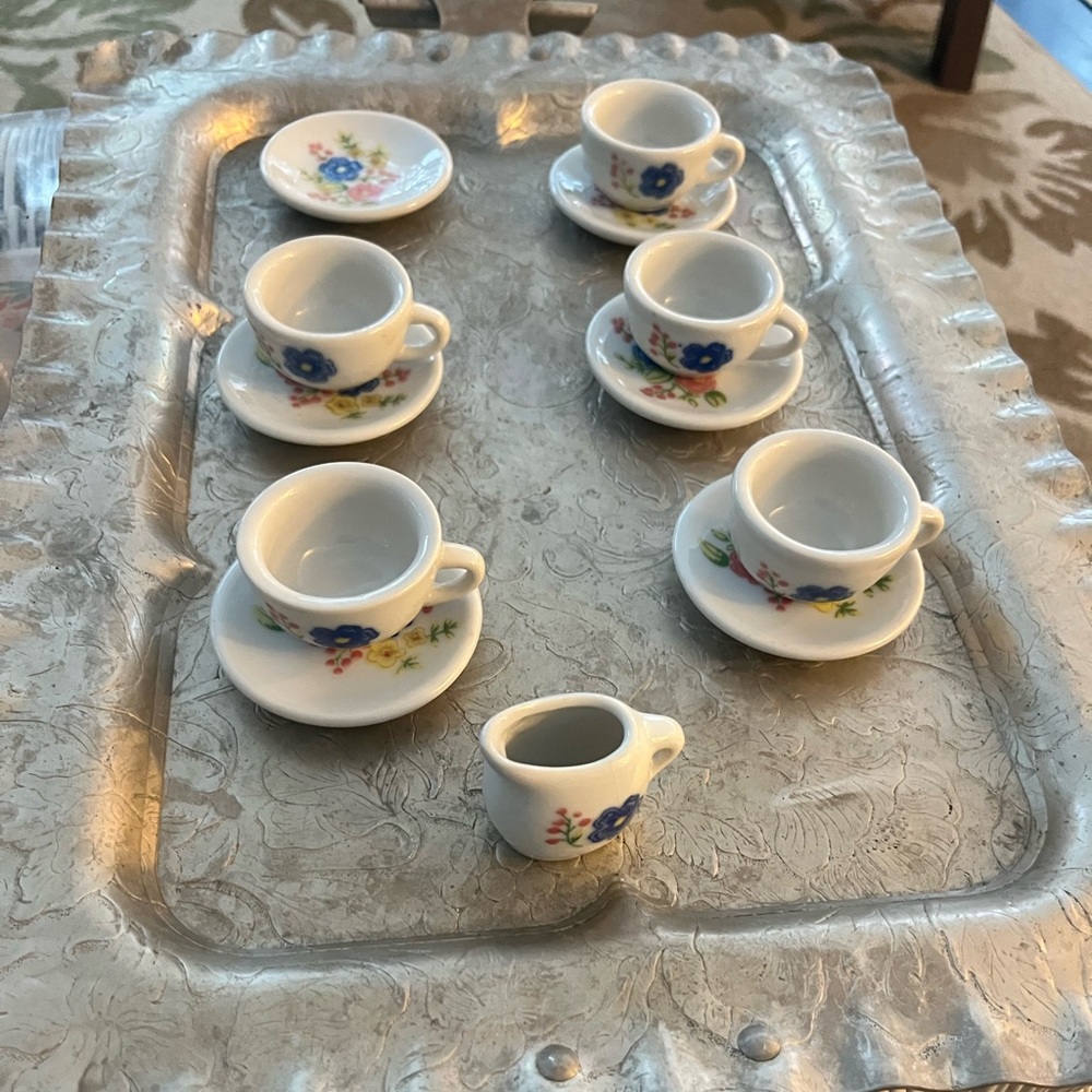 Vintage 12 piece porcelain flowered child’s tea set